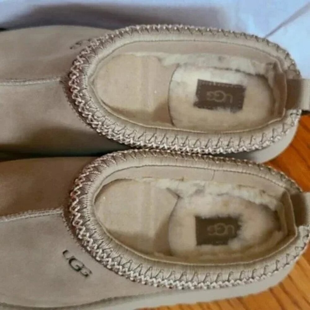 UGG Cream Platform Slip-Ons🤩 - Picture 3 of 6